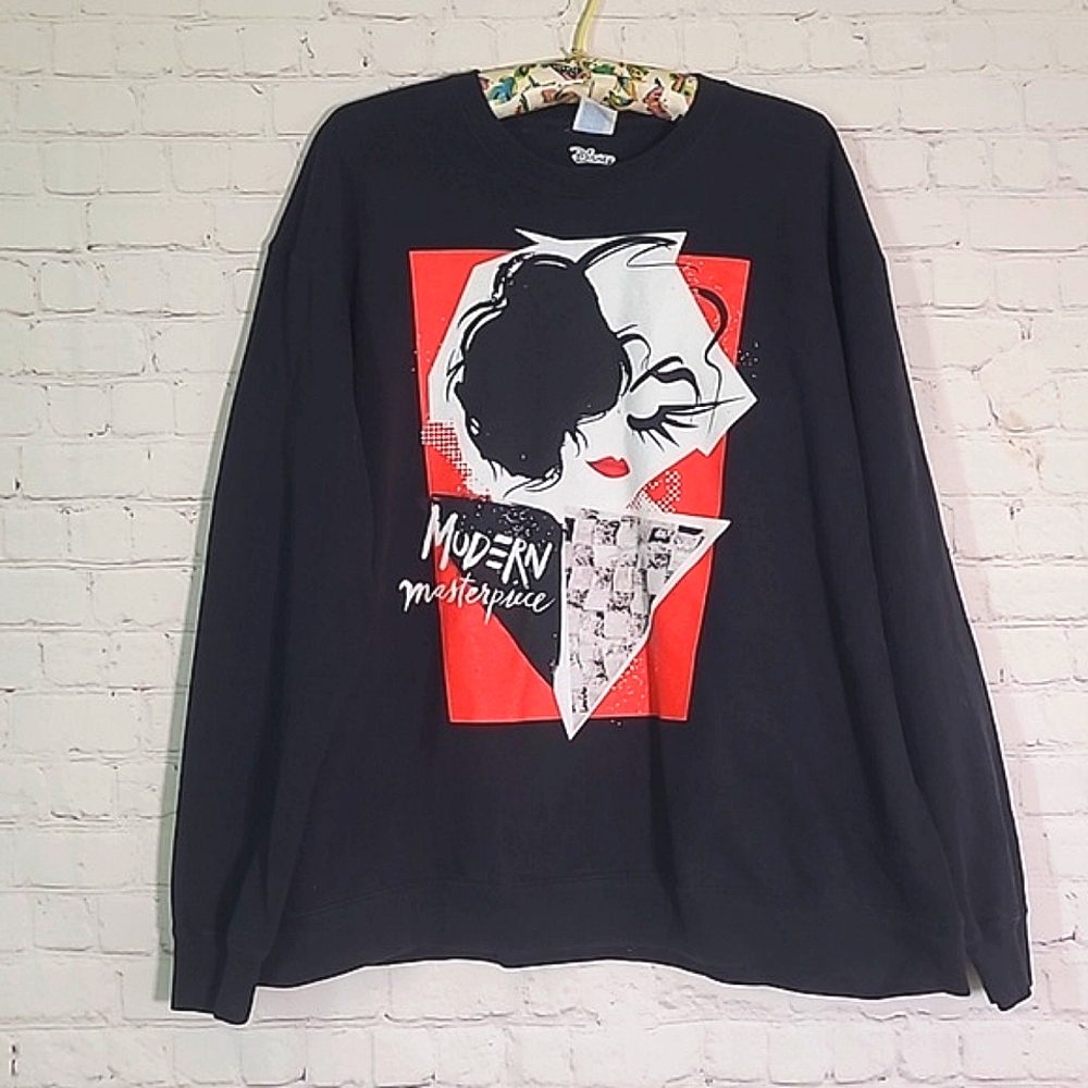 NWOT Disney Cruella Crewneck Black Red Print Ring Spun Sweater Womens Size 2XL - Picture 2 of 16